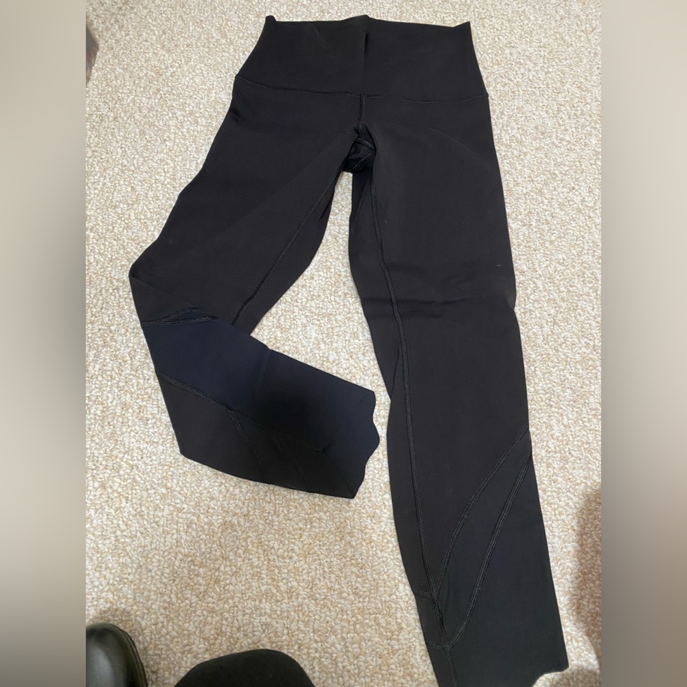 lululemon leggings - cropped scalloped edge with mesh detail